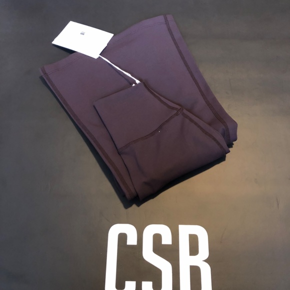 CROP SHOP BOUTIQUE FORM INVISIBLE SCRUNCH FLARE LEGGINGS - Picture 2 of 4